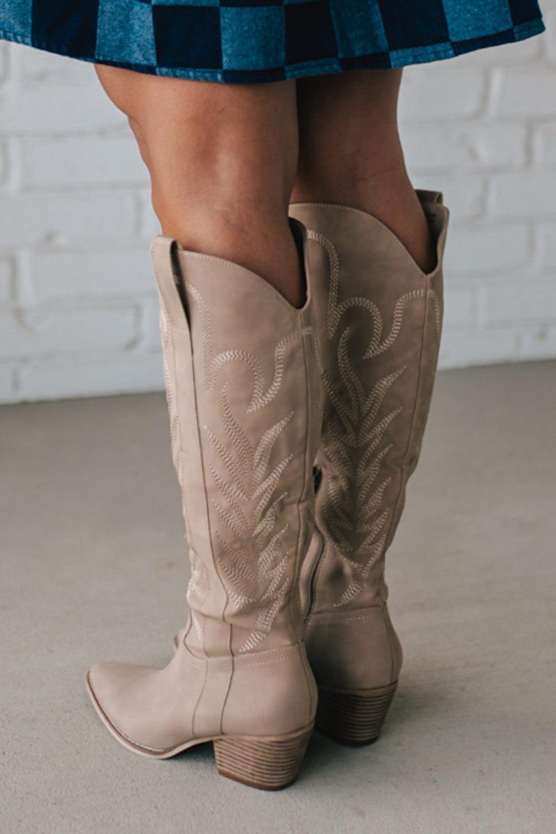 AlyEmbroideredWesternBoots 4