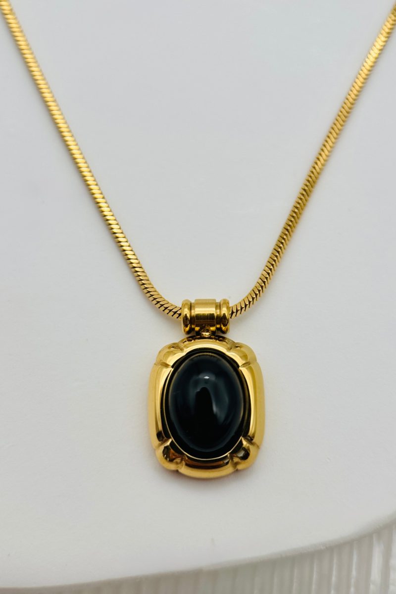 FramedStoneNecklace2