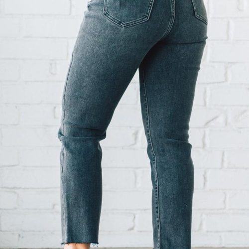 RobbieButtonFrontGirlfriendJeans 6