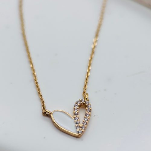 TinyHeartNecklace1 fc7ba39e 2415 496f 80c2 7f1088656b27