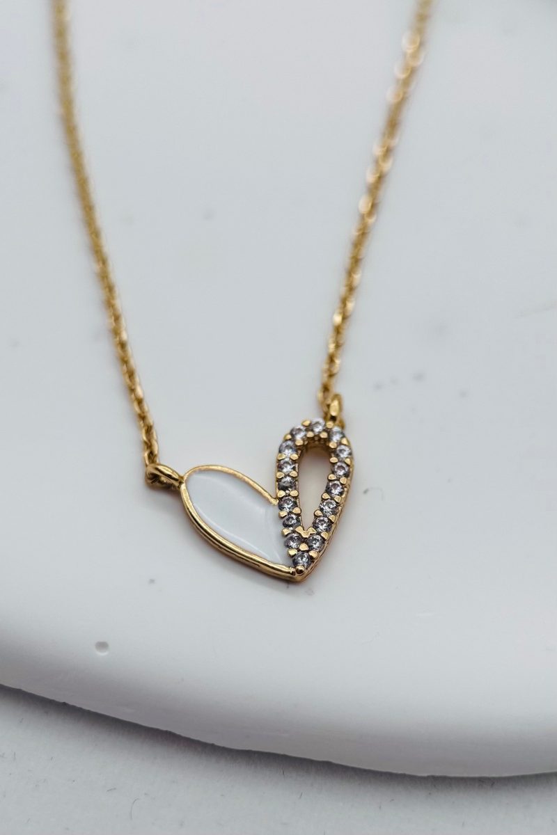 TinyHeartNecklace2 ac945385 0459 4938 9dd2 79ef5bac6706